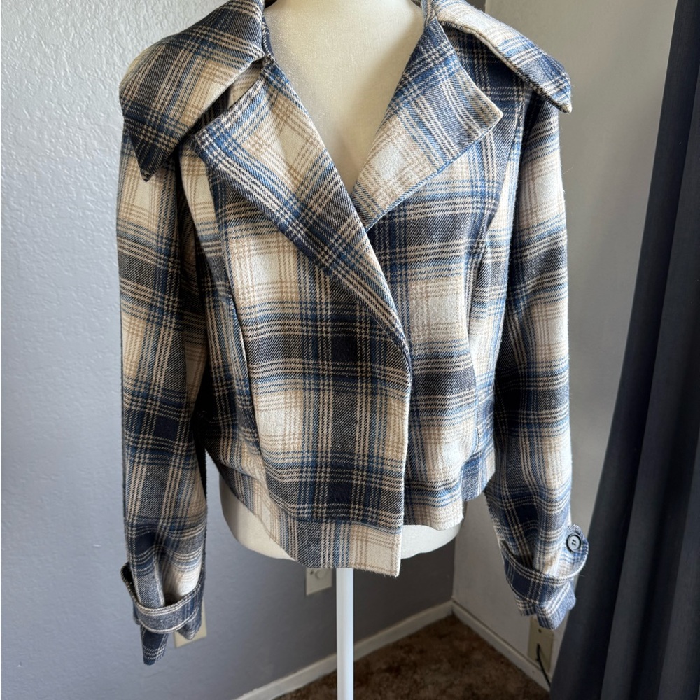 Shein 4x Plus Size light weight Plaid Women's Jacket in Blue and Cream